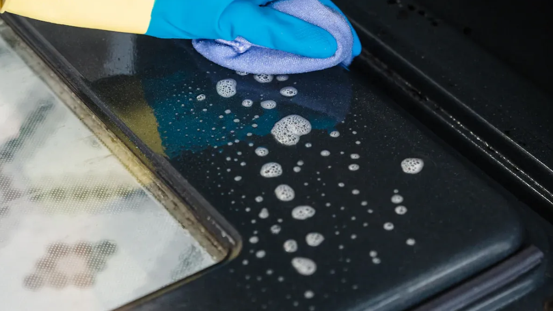 Очистка духовки для пиццы стала проще за 3 простых шага