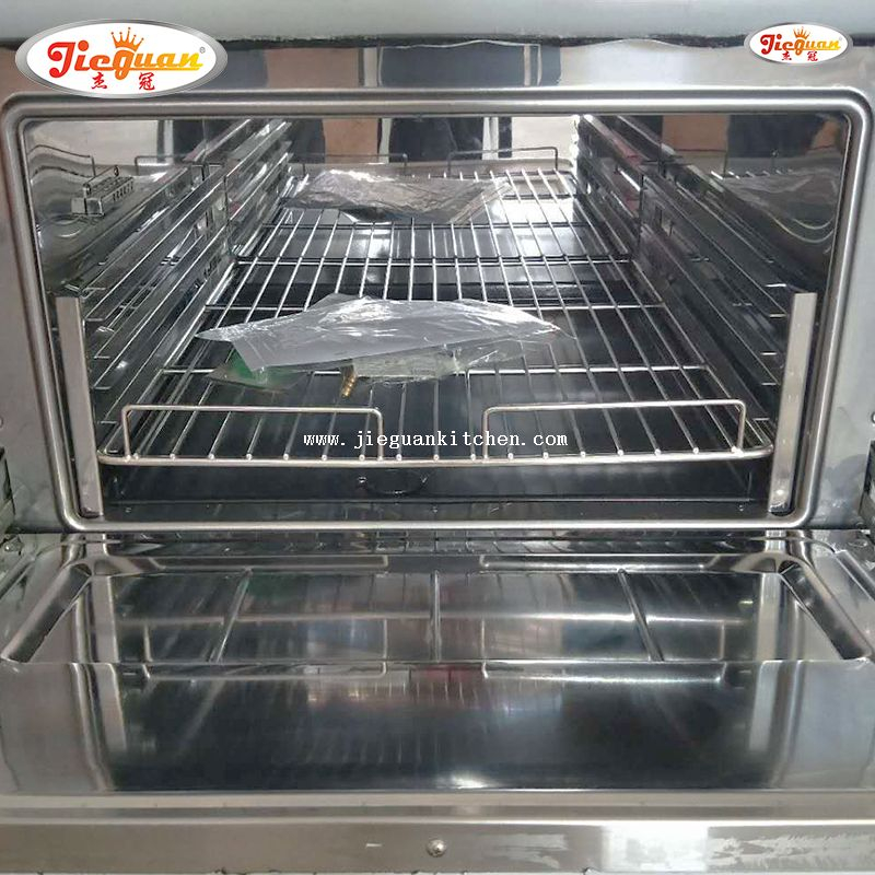 Газовая плита с 4 конфорками, сковородой и духовкой для ресторанов и отелей.