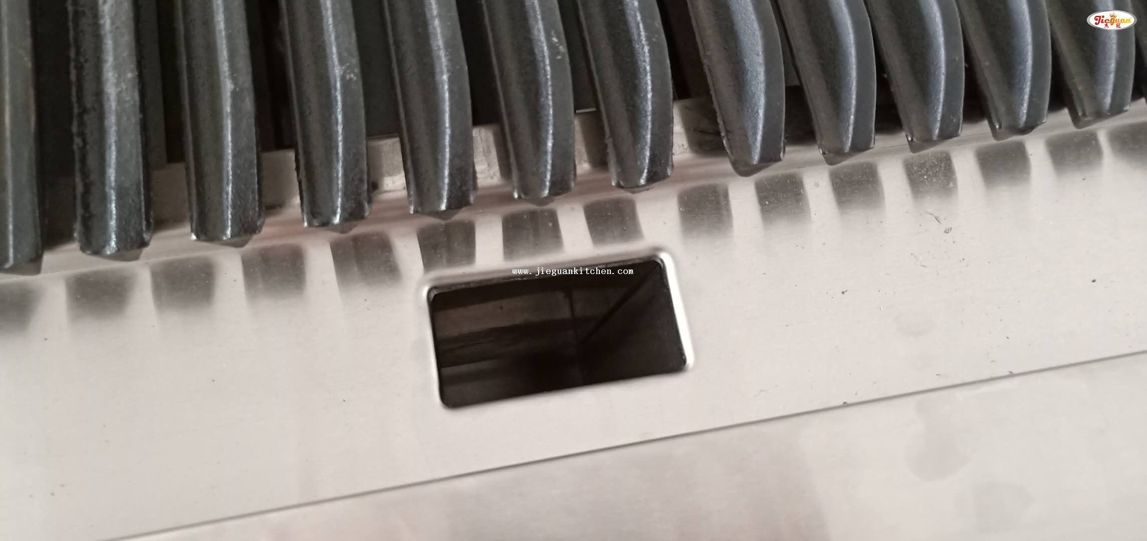  Отдельно стоящий газовый гриль Lava Rock со шкафом